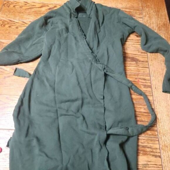Frank & Eileen Willa Wrap Dress in Evergreen size Small - Picture 2 of 5